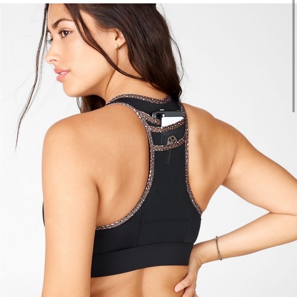 NWOT FABLETICS black / micro leopard Trinity high impact sports bra M